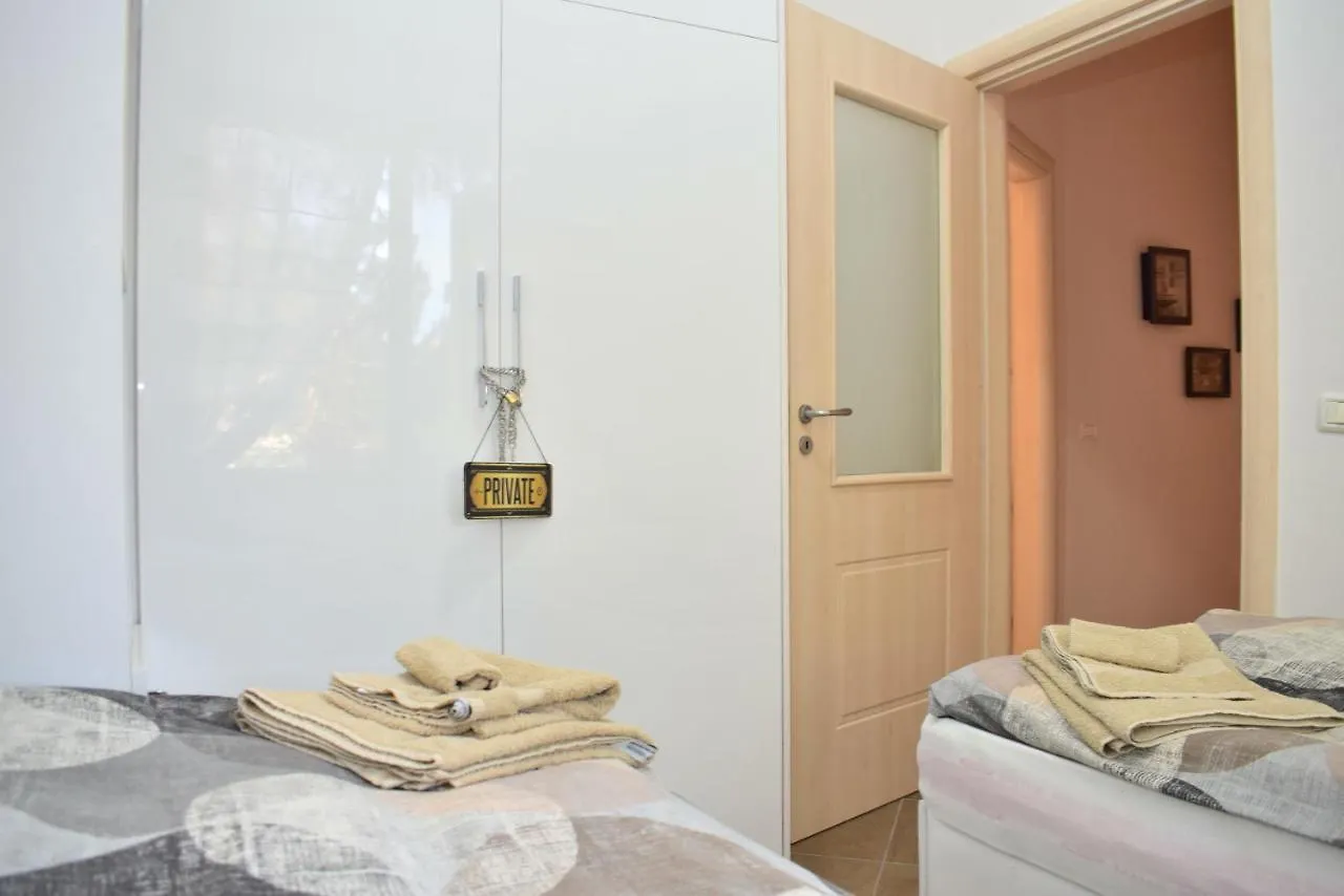 Lura 1 Beach House - 235 Plazhi San Pietro