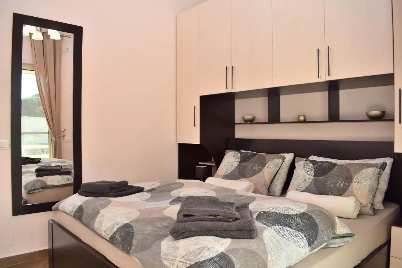 Lura 1 Beach House - 235 Plazhi San Pietro Villa